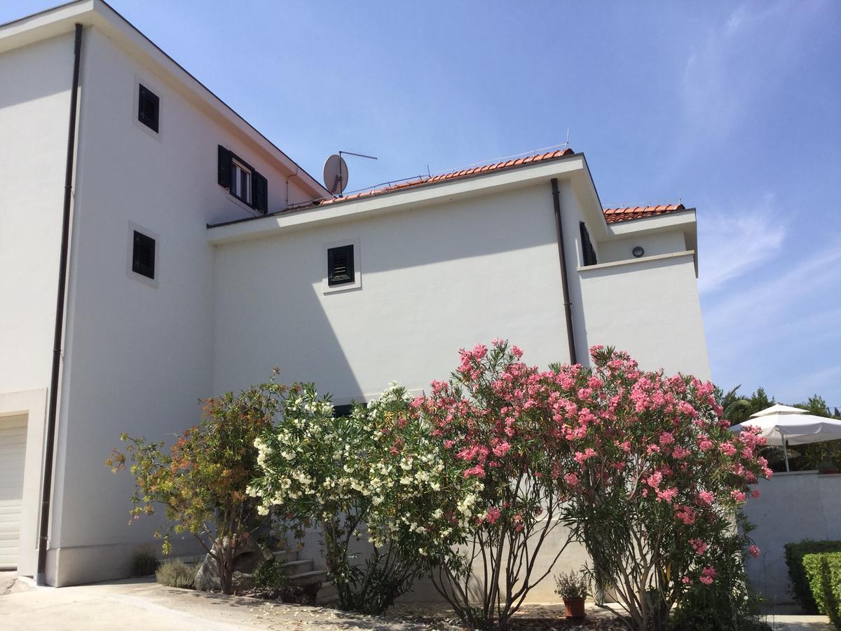 Villa Bunta Sutivan Exteriér fotografie